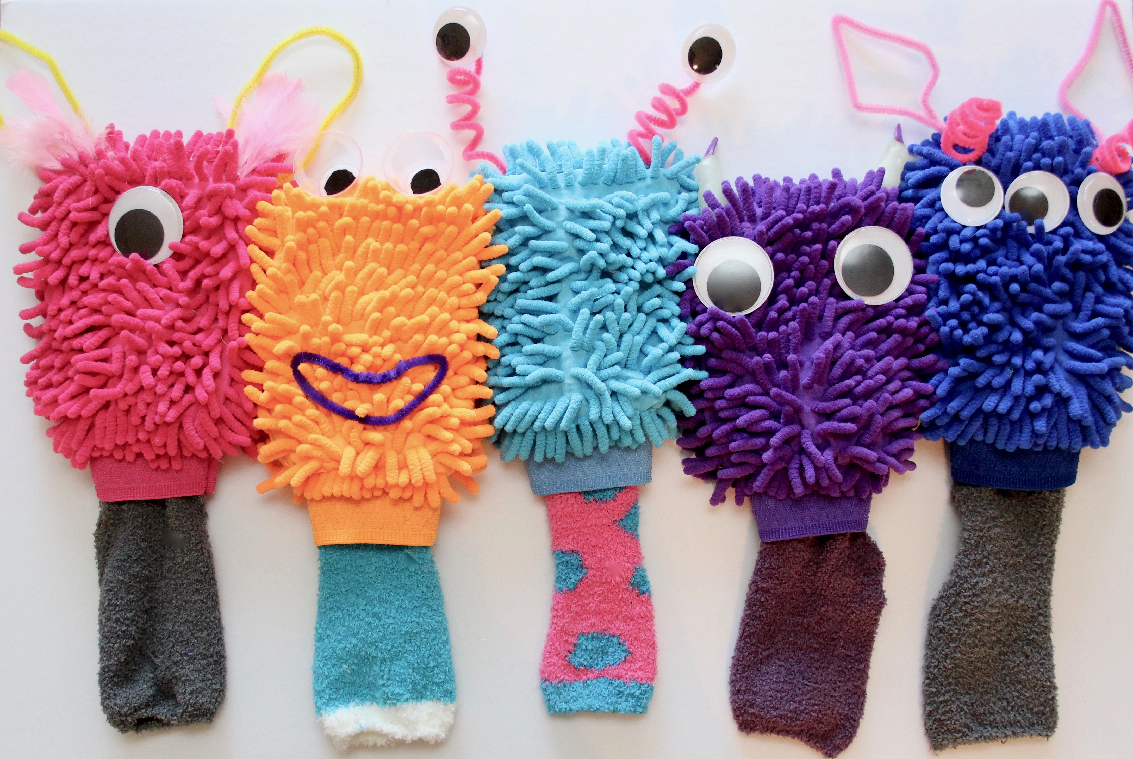 wash mitt monster puppets-1