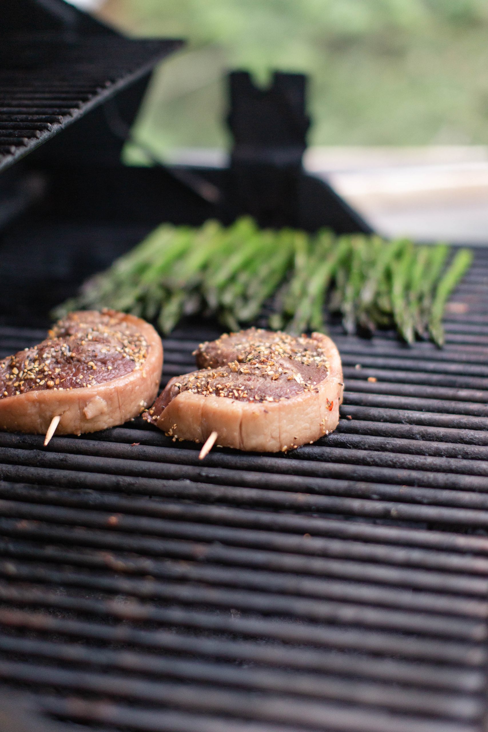 culotte steaks and asparagus on the grill